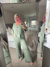Load image into Gallery viewer, The Bora Bora Hopsack trousers
