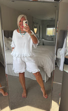 Load image into Gallery viewer, The Ibiza hopsack frill hem shorts set with pockets
