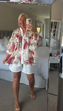 Load image into Gallery viewer, The zeta Otto floral shirt
