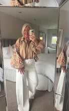 Load image into Gallery viewer, The zeta Otto embroidered print zip jacket with puff sleeves
