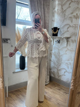 Load image into Gallery viewer, The fluted sleeve crochet top
