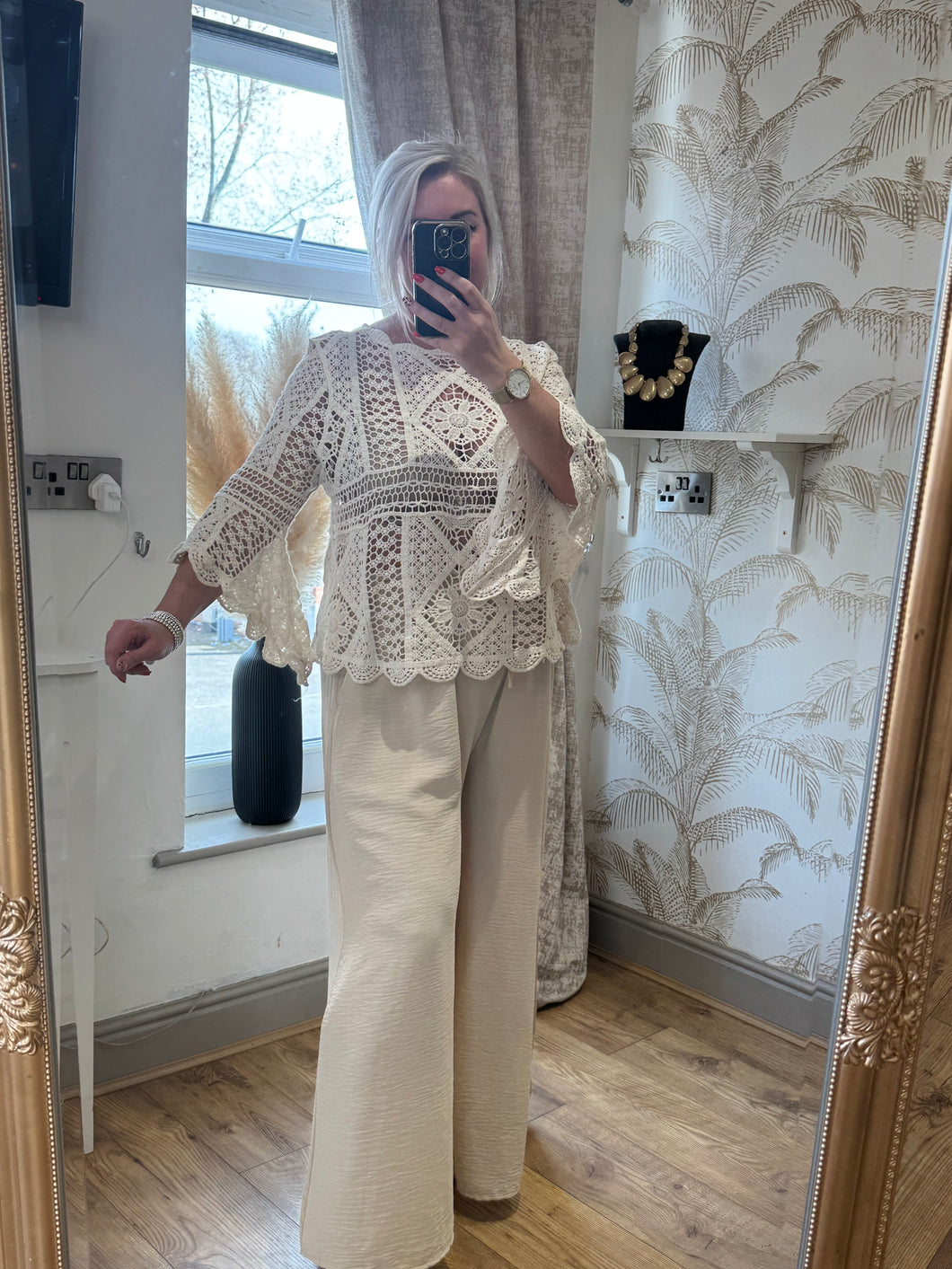 The fluted sleeve crochet top