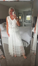 Load image into Gallery viewer, The Bora Bora tulle tiered skirt
