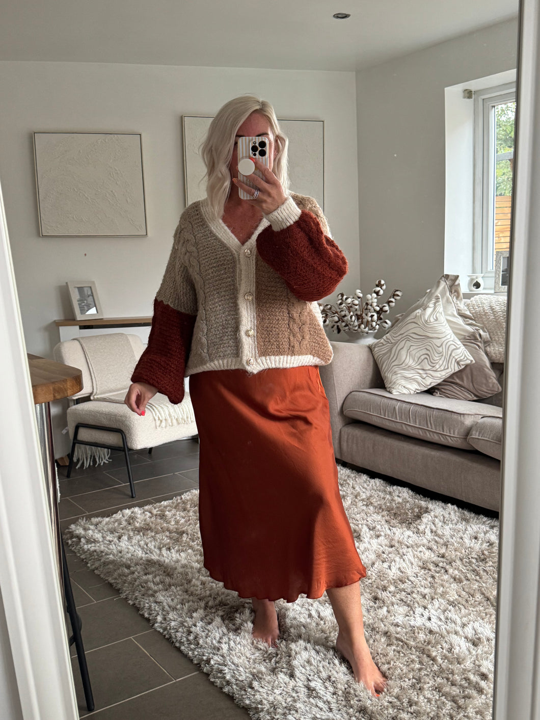 The elasticated waist satin skirts