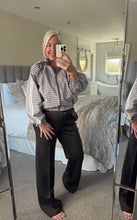 Load image into Gallery viewer, The Bobbie showerproof checked jacket in chocolate
