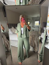 Load image into Gallery viewer, The Bora Bora Hopsack trousers
