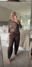 Load image into Gallery viewer, The pin tuck barrel joggers
