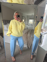 Load image into Gallery viewer, The pin tuck barrel joggers
