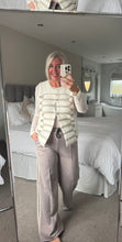 Load image into Gallery viewer, The seam stripe pin tuck joggers with pockets
