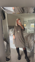 Load image into Gallery viewer, The marl tunic dress with pockets &amp; separate necklace
