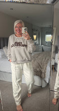 Load image into Gallery viewer, The tie waist tapered pin tuck joggers
