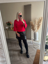 Load image into Gallery viewer, The pearl fluted sleeve knit
