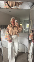 Load image into Gallery viewer, The zeta Otto embroidered print zip jacket with puff sleeves

