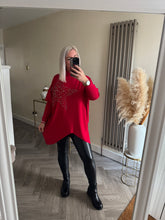 Load image into Gallery viewer, The diamanté star v hem knit
