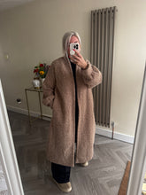Load image into Gallery viewer, The molly eyelash coat with pockets
