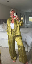 Load image into Gallery viewer, The satin abstract trouser suit

