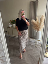 Load image into Gallery viewer, The Holly short sleeve knit
