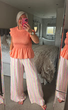 Load image into Gallery viewer, The shirred frill tops
