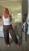 Load image into Gallery viewer, The Polka dot poplin trousers
