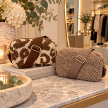 Load image into Gallery viewer, The cross body boucle bag
