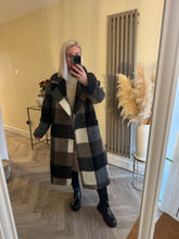 Load image into Gallery viewer, The brushed wool checked coat
