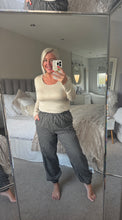 Load image into Gallery viewer, The Brushed cotton checked trousers with pockets

