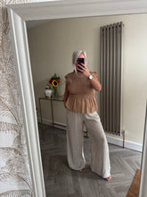 Load image into Gallery viewer, The shirred frill tops
