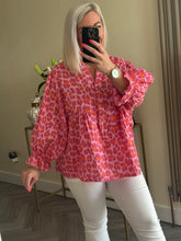 Load image into Gallery viewer, The cotton smock tops in animal print &amp; daisy stripe
