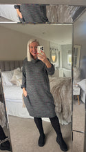 Load image into Gallery viewer, The marl tunic dress with pockets &amp; separate necklace
