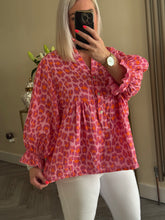 Load image into Gallery viewer, The cotton smock tops in animal print &amp; daisy stripe
