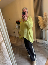 Load image into Gallery viewer, The striped seam pin tuck joggers
