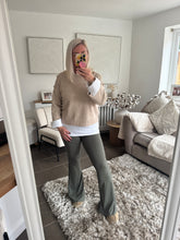 Load image into Gallery viewer, The supersoft high waisted flares in khaki
