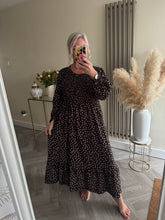 Load image into Gallery viewer, The shirred spotty dress
