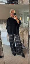 Load image into Gallery viewer, The Harlow check trousers with separate belt &amp; pockets
