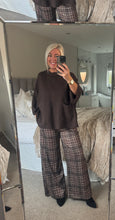Load image into Gallery viewer, The Harlow check trousers with separate belt &amp; pockets
