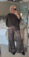 Load image into Gallery viewer, The Harlow check trousers with separate belt &amp; pockets
