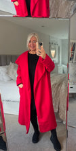 Load image into Gallery viewer, The waterfall boucle coat
