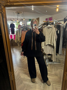 The tie waist pin tuck jogger