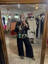 Load image into Gallery viewer, The amalfi quilted jacket with pockets
