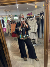 Load image into Gallery viewer, The amalfi quilted jacket with pockets
