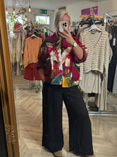 Load image into Gallery viewer, The amalfi quilted jacket with pockets
